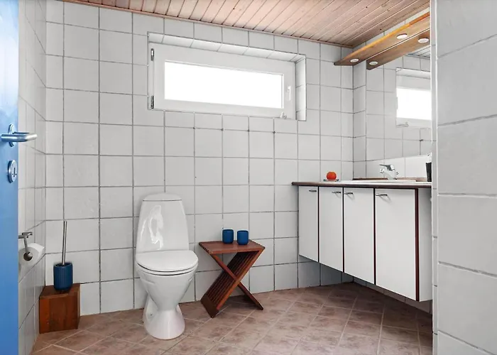 Дом отдыха Ln2014-hirtshals-krageengen-10 *